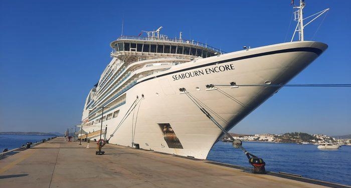 “Seabourn Encore” bu sezon için Bodrum’a son kez yolcu getirdi