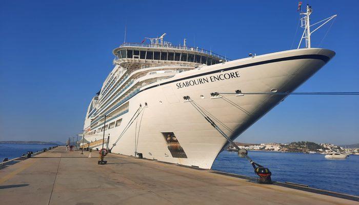 “seabourn-encore”-bu-sezon-icin-bodrum’a-son-kez-yolcu-getirdi