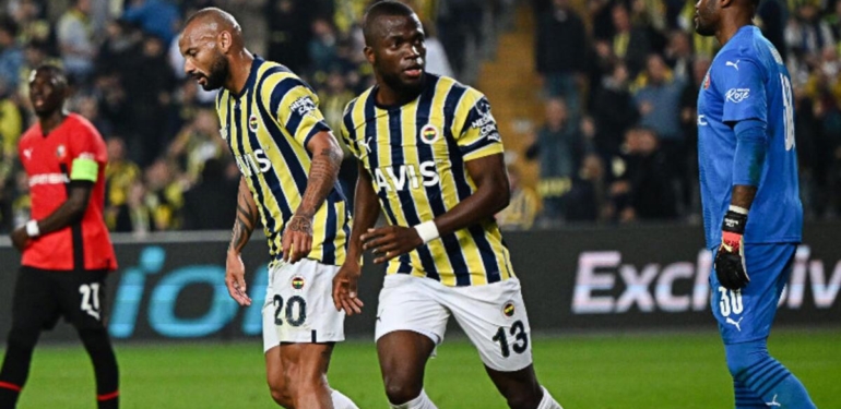 Fenerbahçe'de Enner Valencia antrenmanda yer almadı