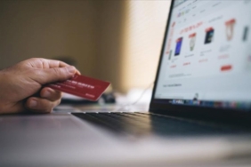 e-ticaret-hacmi-ilk-6-ayda-348-milyar-liraya-ulasti