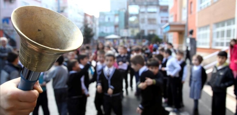Okullar ne zaman açılacak? (2022 MEB ara tatil tarihleri)