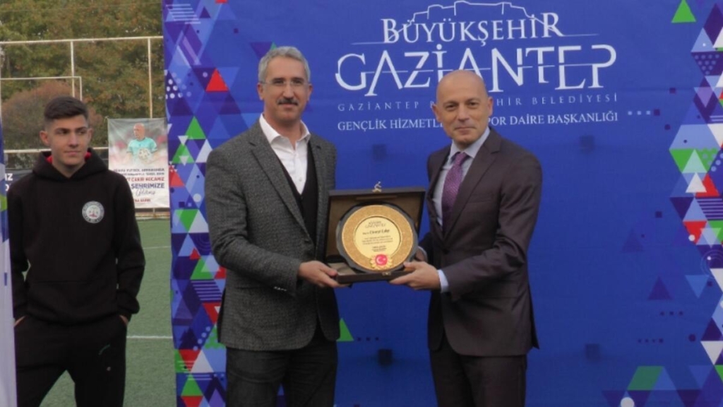 jubile-yapacak-cuneyt-cakir'a-gaziantep'te-plaket