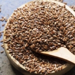 keten-tohumu-ne-kadar-tuketilmeli,-yogurtla-nasil-hazirlanir?-cig-keten-tohumu-ogutulmeden-yenir-mi,-zayiflatir-mi?