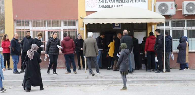 Öğretmenlik Kariyer Basamakları Sınavı başladı