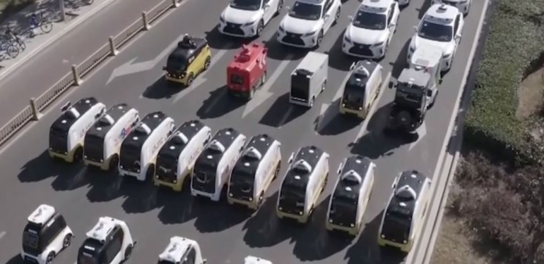 Çin’de sürücüsüz minibüs dönemi