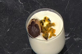 masterchef-gunun-yemegi:- brezilya-meshur- tatli-tarifi!-maracujali-(carkifelek-meyvesi)-mus-nasil-yapilir?-maracujali-(carkifelek-meyvesi)-mus-yapilisi!