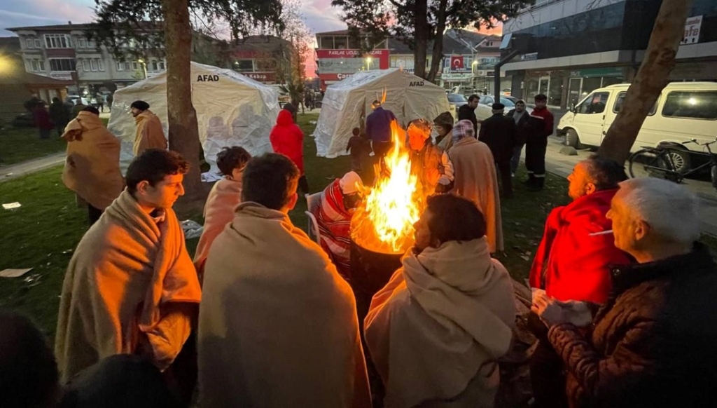 duzce,-sakarya,-bolu-ve-zonguldak’ta-egitime-deprem-arasi