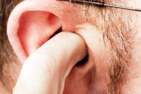 patlatirsaniz-sagir-kalabilirsiniz!-sinir-bozucu-kulak-sivilcesinden-dogal-yontemlerle-kurtulun