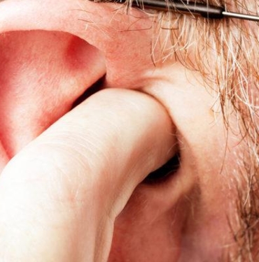 patlatirsaniz-sagir-kalabilirsiniz!-sinir-bozucu-kulak-sivilcesinden-dogal-yontemlerle-kurtulun