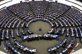 avrupa-parlamentosu,-ukrayna’ya-18-milyar-euroluk-krediyi-onayladi