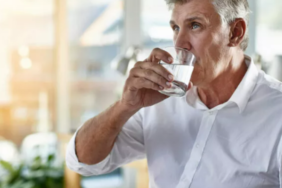 yillardir-yanlis-biliyormusuz!-bilimsel-arastirmalara-gore-gunde-2-litre-su-icmek…