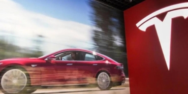 tesla'da-kriz!-67-bin-698-arac-geri-cagrildi