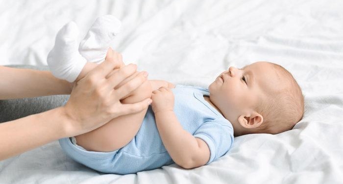 Bebeklerde gaz sancısına ne iyi gelir? Bebeklerde gaz sancısı nasıl giderilir, ne zaman geçer? Evde doğal ve bitkisel çözümler nelerdir?