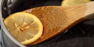 hastaligi-yok-ediyor:-pekmeze-limon-sikin-mucizeye-sahit-olun