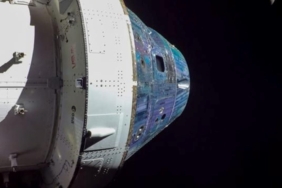 orion-uzay-aracindan-ay’in-uzak-tarafinda-selfie