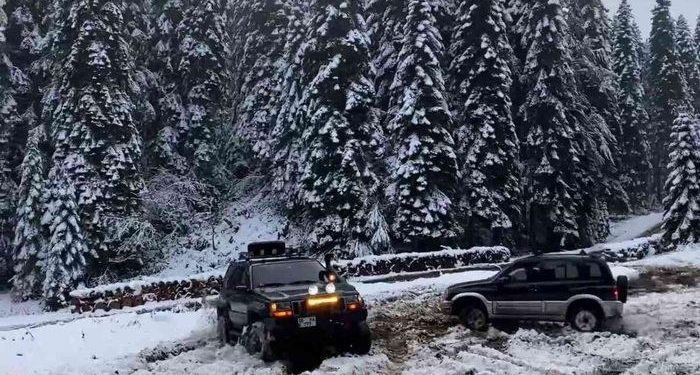 Doğa tutkunları karın keyfini araçlarıyla çıkardı