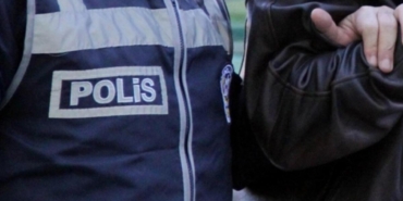 turk-lirasini-yirtarak-paylasimda-bulunan-2-finlandiyaliya-gozalti