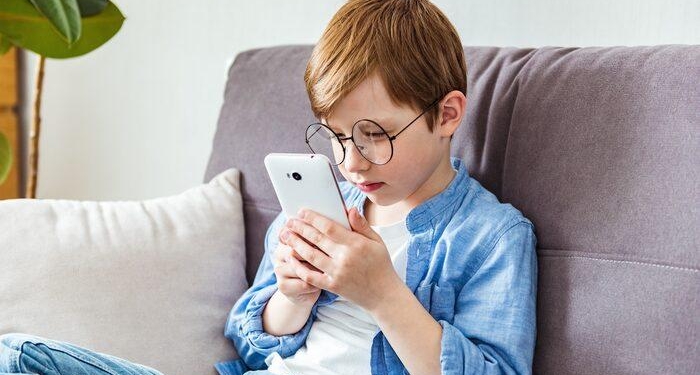 ekran-bagimliliginin-dikkate-alinmayan-riskleri