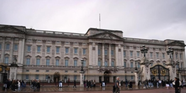 kralice-2.-elizabeth'e-en-yakin-isimdi!-buckhingham-sarayi'nda-buyuk-skandal