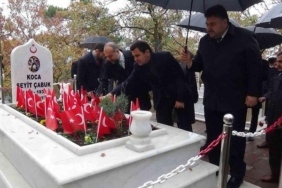 canakkale-kahramani-koca-seyit-mezari-basinda-alindi