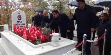 canakkale-kahramani-koca-seyit-mezari-basinda-alindi