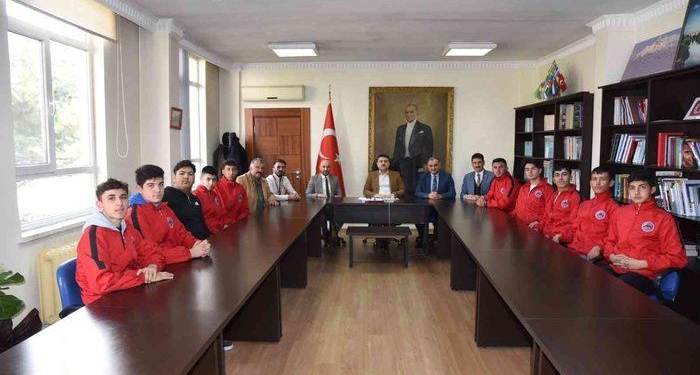 Kayseri’nin ilk ve tek ragbi takımı, ilçe protokolü ile bir araya geldi