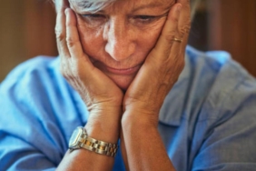 alzheimer-kadinlarda-daha-cok-goruluyor