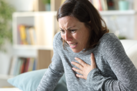 yuzlerce-kisi-kalp-krizi-gecirmeden-once-ayni-hatayi-yaptigini-belirtti!-kalp-krizi-riskini-dort-kat-artiriyor