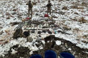 hakkari'de-teroristlere-ait-silah,-muhimmat-ve-patlayici-ele-gecirildi