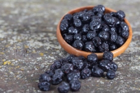 yaban-mersini-kurusu-nasil-tuketilir,-cig-yenir-mi?-yaban-mersini-kurusu-neye-iyi-gelir,-goz-icin-nasil-kullanilir?