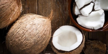 hindistan-cevizi-nasil-tuketilir,-faydalari-nelerdir?-cig-hindistan-cevizi-nasil-yenir,-gunde-ne-kadar-tuketilmeli?