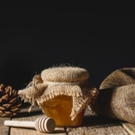 cam-kozalagi-pekmezi-ne-kadar-tuketilmeli?-kozalak-surubu-ne-kadar-icilmeli,-nelere-iyi-gelir?