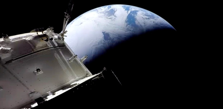 Orion, Ay’ın yörüngesinden Dünya’ya döndü