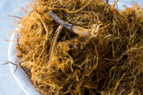 yuzyillardir-dogal-ilac-olarak-goruluyor!-cinsel-gucu-artiriyor:-hem-tozu-hem-de-cayi-cok-faydali