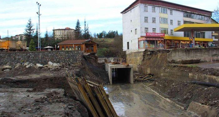 Ormanlı’da dere ıslah çalışmalarında sona gelindi