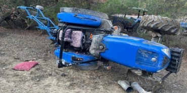 bilecik’te-yasanan-traktor-kazasinda-rops-demiri-hayat-kurtardi