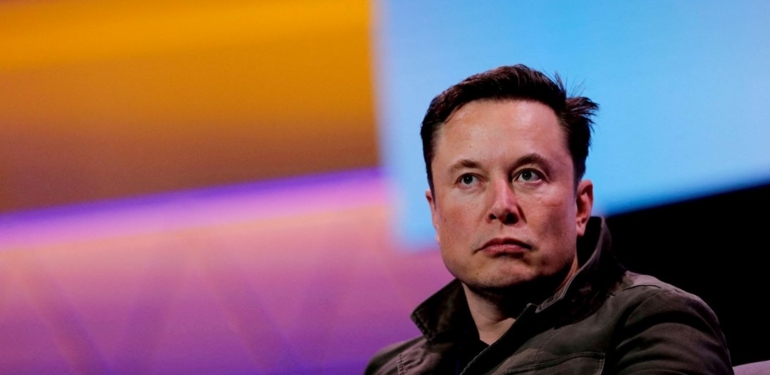 Musk, özel jetinin konum bilgilerini paylaşan Twitter hesabını askıya aldı