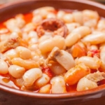 bakanlik-acikladi!-bekar-erkeklere-ozel-menu:-sebzeli-omlet,-sogus-yesillik,-etli-kuru-fasulye…