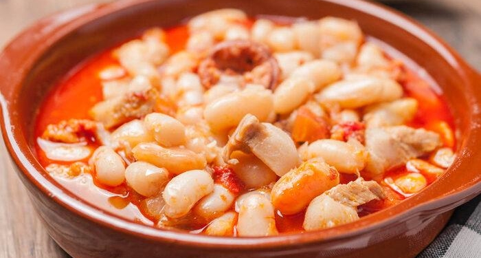 Bakanlık açıkladı! Bekar erkeklere özel menü: Sebzeli omlet, söğüş yeşillik, etli kuru fasulye…