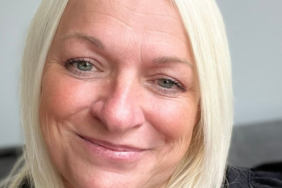 milyonda-bir-goruluyor!-sendromu-nedeniyle-bir-anda-heykele-donuserek-yere-dusuyor