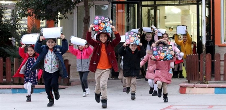 Yarıyıl tatili (15 tatil) ne zaman başlayacak? Okullar ne zaman kapanacak? (2022-23 MEB sömestir tatili tarihi)