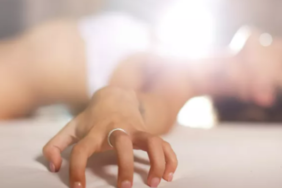 seksolog-sirri-verdi:-orgazm-olmak-icin-uc-seye-ihtiyaciniz-var