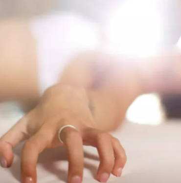 seksolog-sirri-verdi:-orgazm-olmak-icin-uc-seye-ihtiyaciniz-var