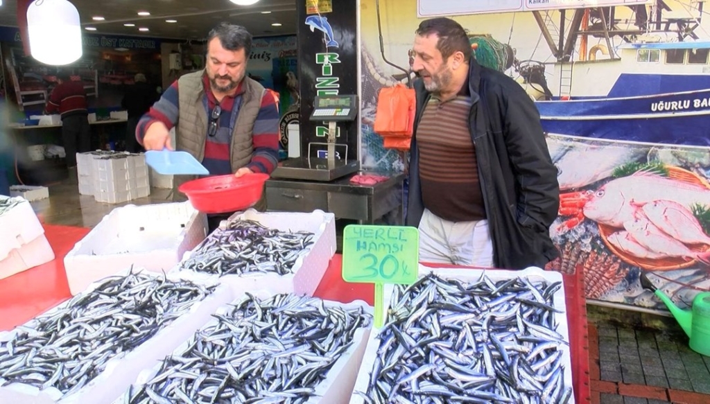 karadeniz’de-palamudun-yerini-hamsi-aldi