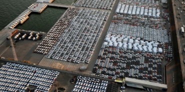 zam-korkusu-talepleri-artirdi:-otomobiller-gemideyken-satildi