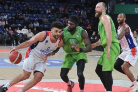 anadolu-efes'in-yildizlari-maci-birakip-penaltilari-izledi