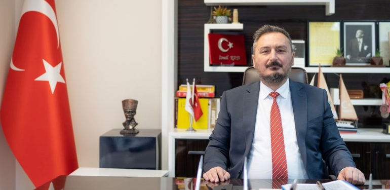 İsmail Kaya Eğitim Kurumları, öğrencilerini sınava farklı meslek gruplarıyla buluşturarak hazırlıyor