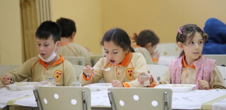 Okullarda ücretsiz yemek kapsamı genişliyor