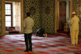 cuma-namazi-saati-diyanet-|-bugun-istanbul-cuma-namazi-saat-kacta,-23-aralik-2022-cuma-vakti-ne-zaman?