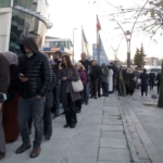 sgk-onunde-eyt-kuyrugu